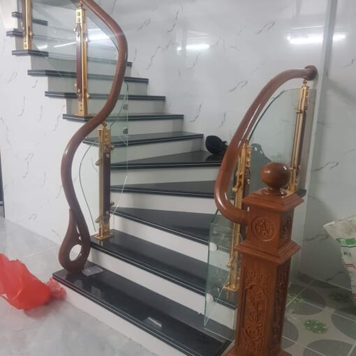 Cầu Thang Kính 20