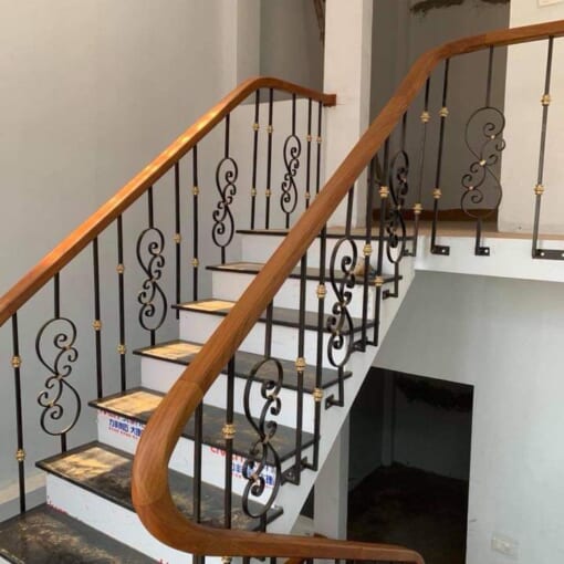 Cầu Thang Sắt Mỹ Thuật 28